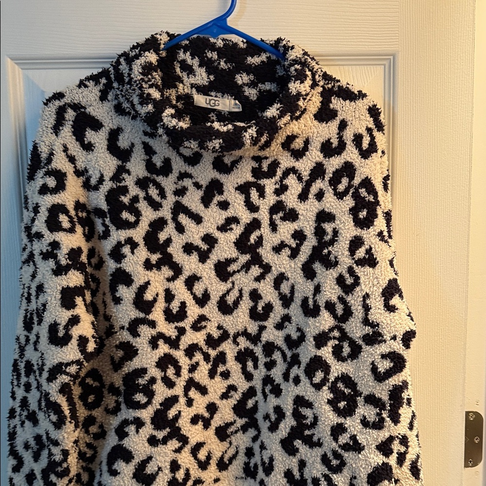 UGG Black and Cream Patterned Sweater - Picture 2 of 8